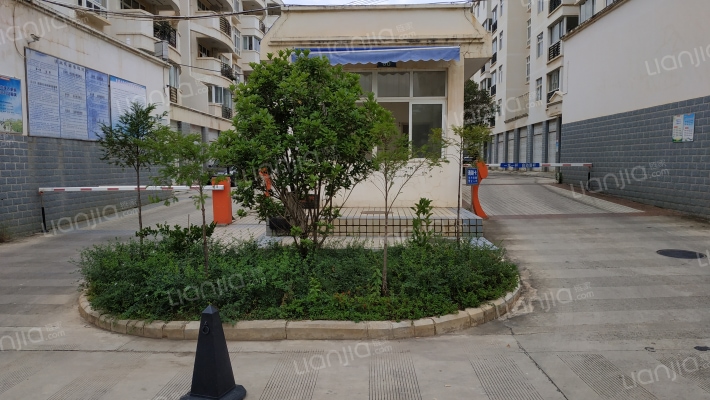 恒鹏花园东区外景图