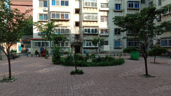 红房二街外景图