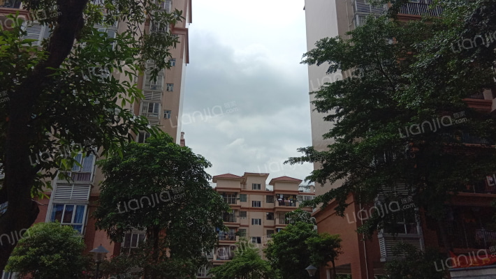 阳光假日花园南区外景图