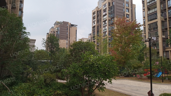 朗臻雅苑外景图