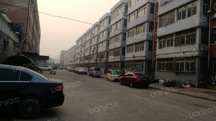 化肥厂住宅楼外景图