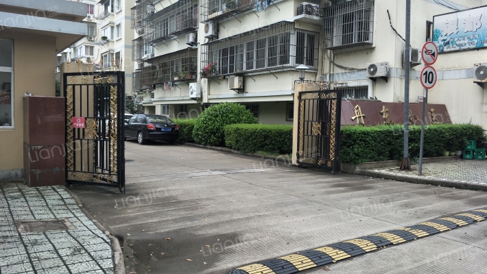 丹东小区外景图