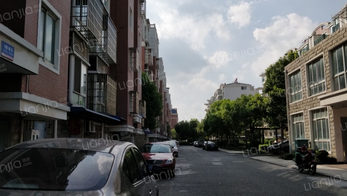 景源华庭外景图