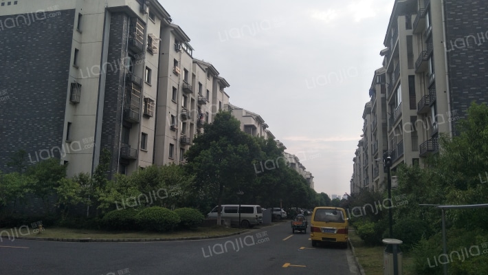 栈泾梅苑外景图