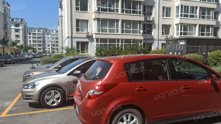 滨河花园外景图