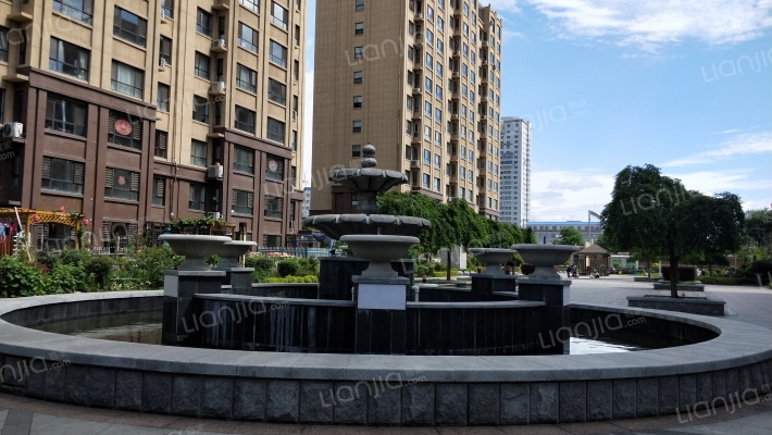 中联江景外景图