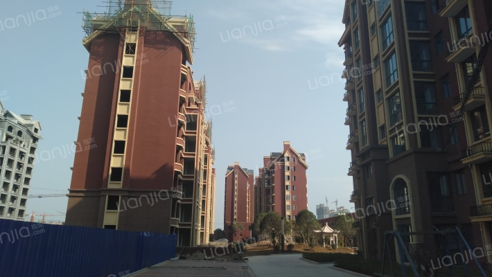 英伦国际城外景图