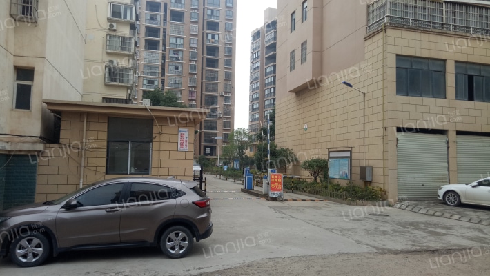 国威荣域外景图