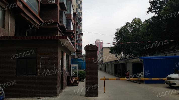 惠粮公寓外景图