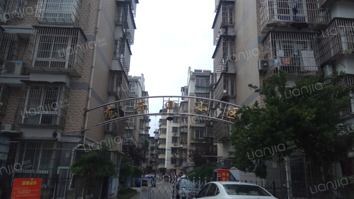 龙井小区外景图