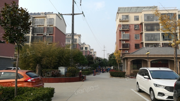 和泰家园小区外景图