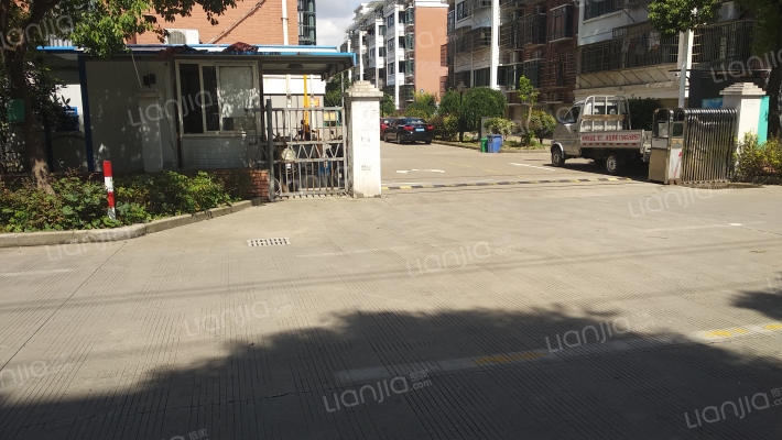 联丰公寓外景图