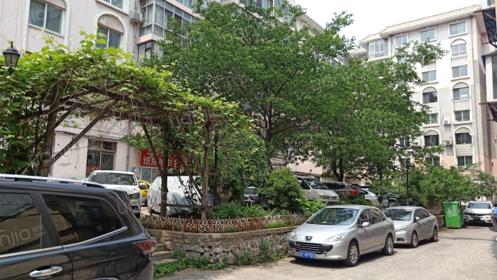 德馨园小区外景图