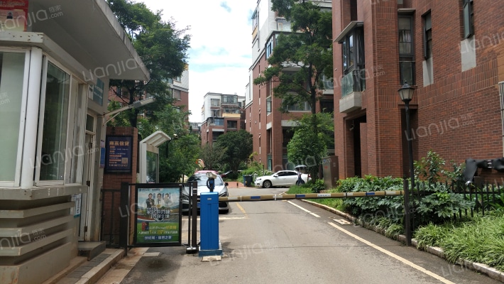 滇池卫城橡尚外景图