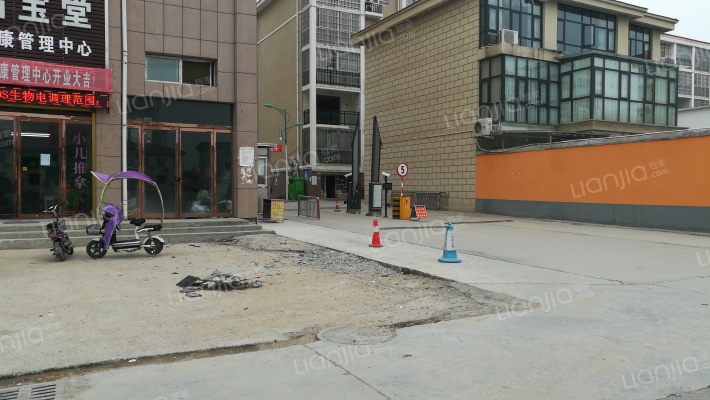 西美国际花园外景图