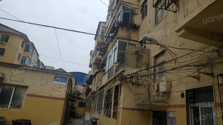 城关乡家属院外景图