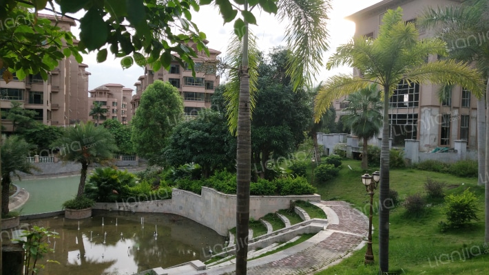 红日山湖外景图