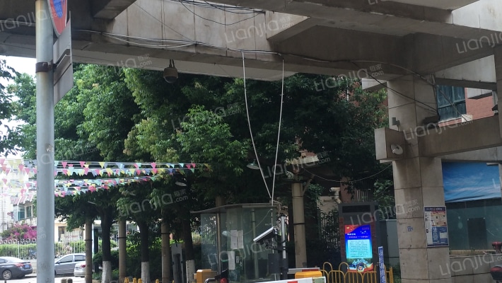 春苑花园外景图