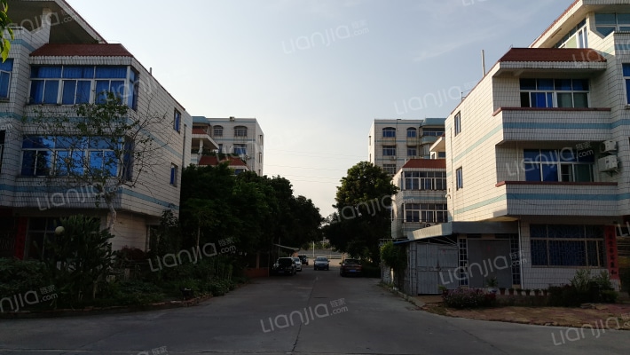 鸿华小区外景图