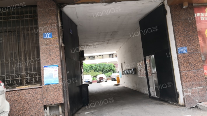 中财公寓外景图