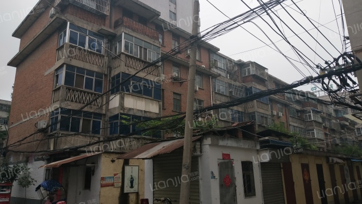 市商务局第二家属院外景图