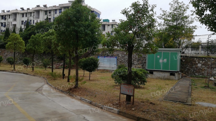 麻城铁路生活区外景图