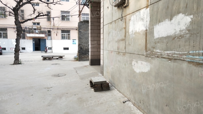 古桥新居外景图