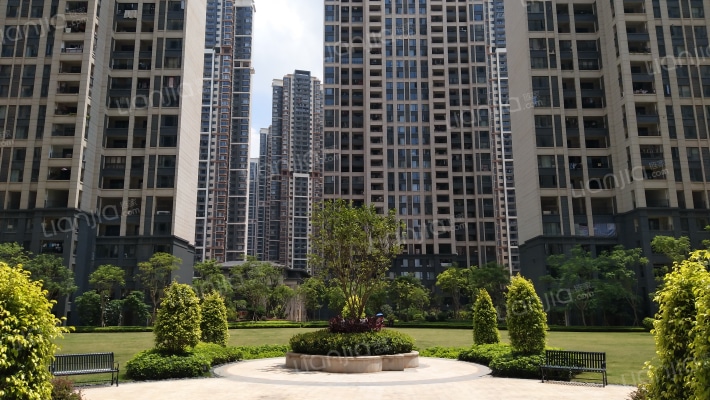 绿地·国际花都外景图