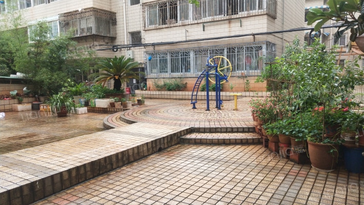 安康苑小区外景图