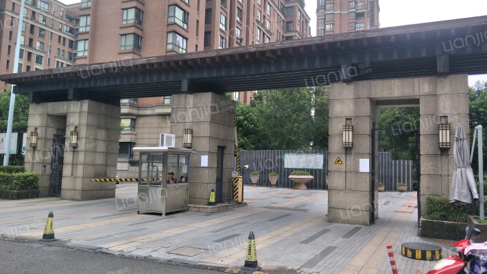 伊顿国际城外景图