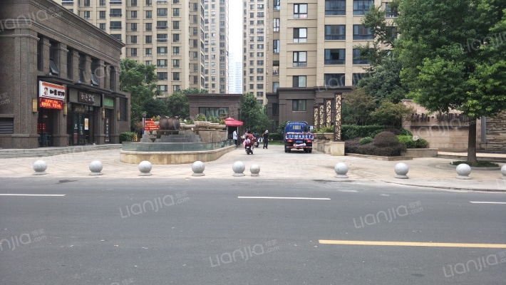 信拓东港国际外景图