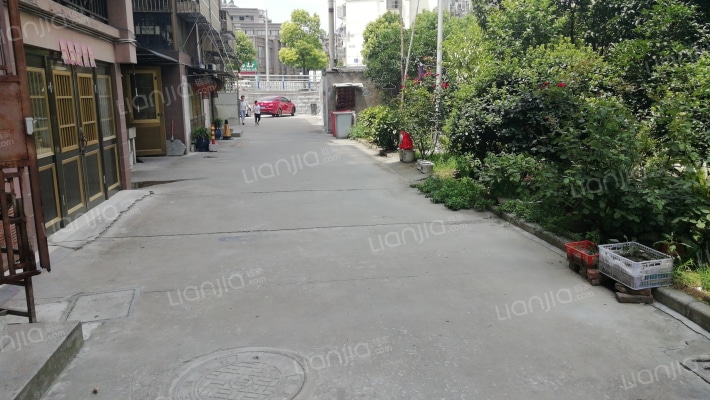 蓝湾小区外景图