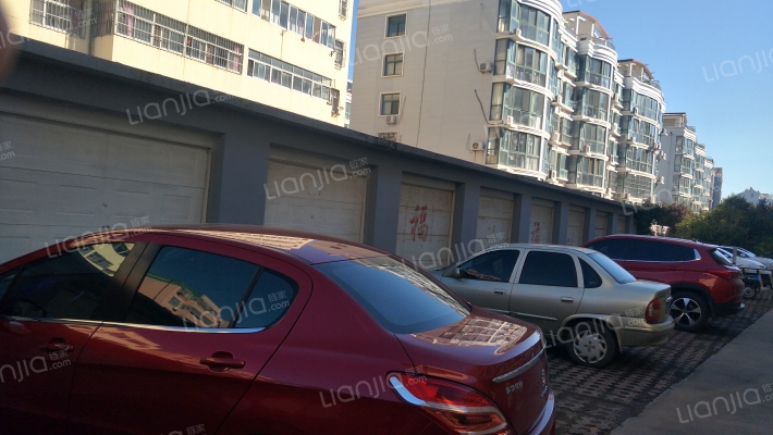 中天家和花园外景图