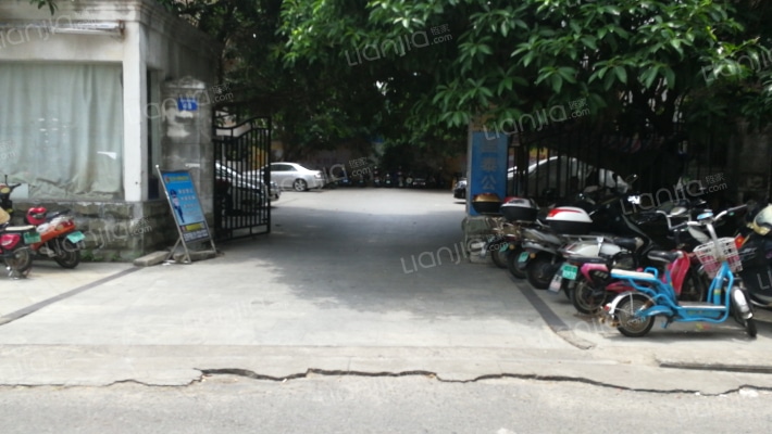 国泰公寓外景图