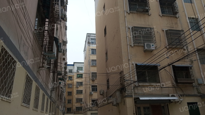 嵩颍小区外景图