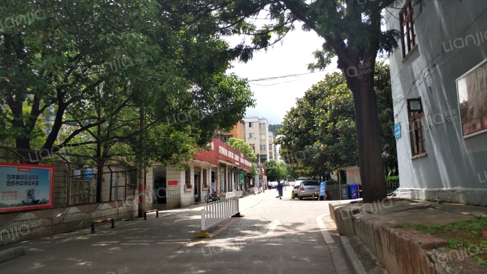 重机厂生活区外景图