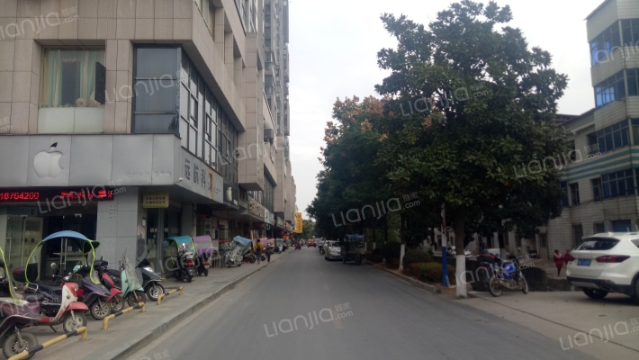 信达步行街外景图