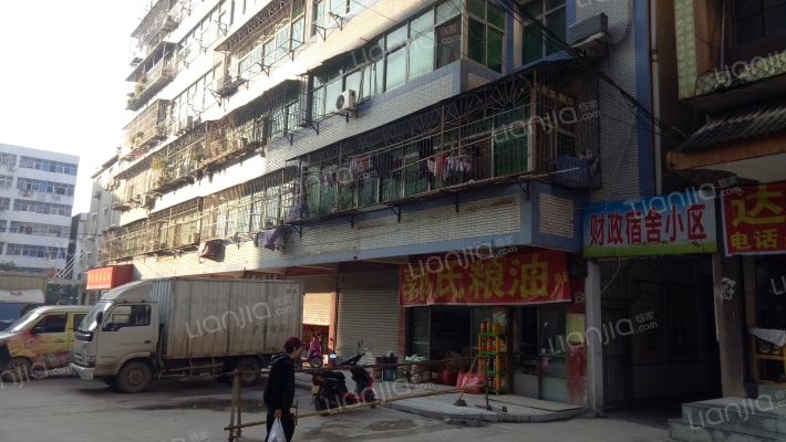 财政宿舍小区外景图