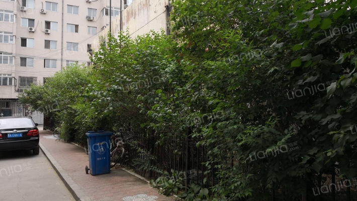 警校胡同外景图