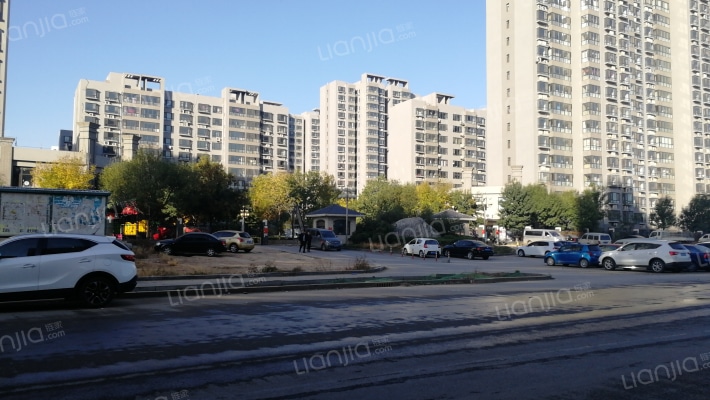 达沃斯小镇住宅楼外景图