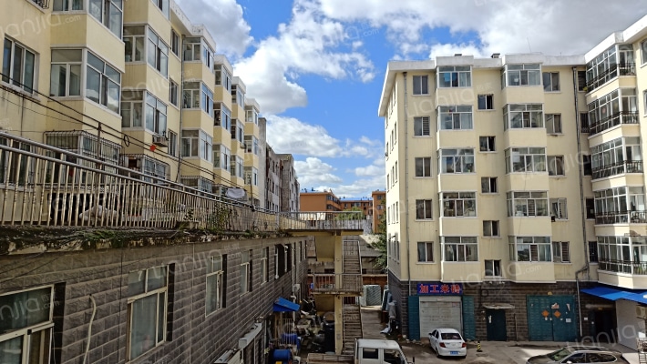 舆通家园外景图