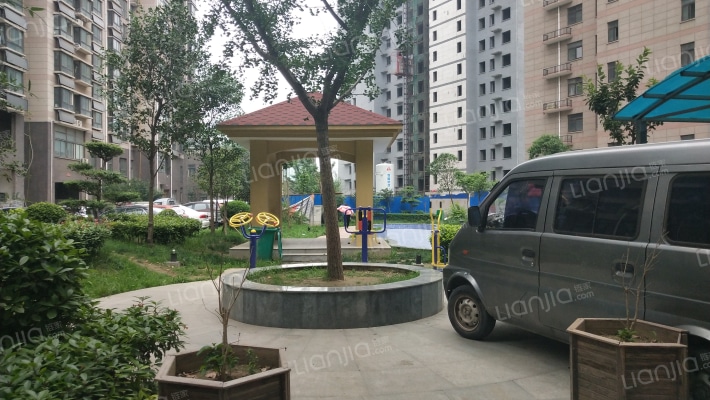 大地华府外景图