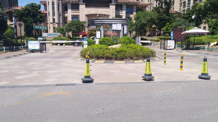 中南世纪城北区外景图