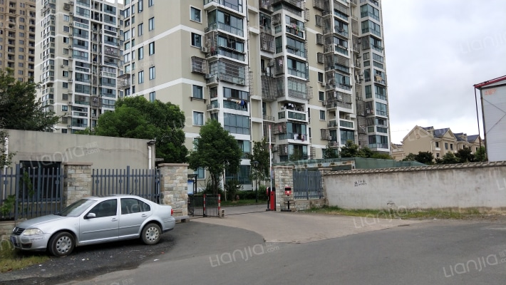 竹海西城外景图