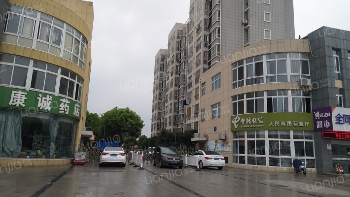 金达广场外景图