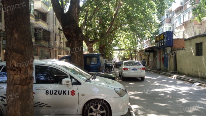 平顶山学院家属院外景图