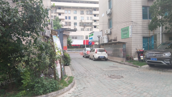 学前街小区外景图