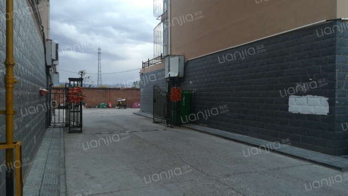 东风花园小区外景图