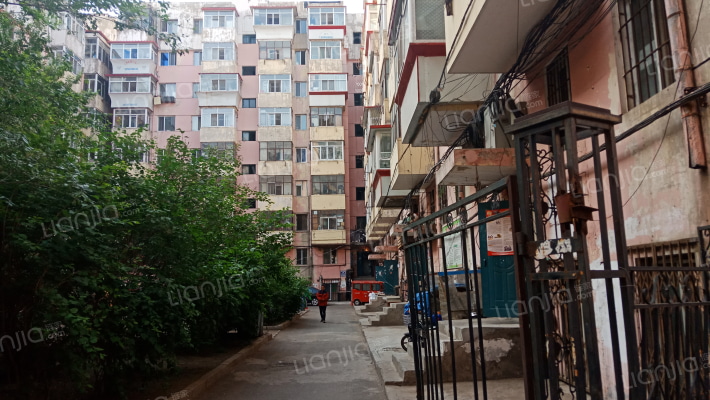 南十八道街外景图