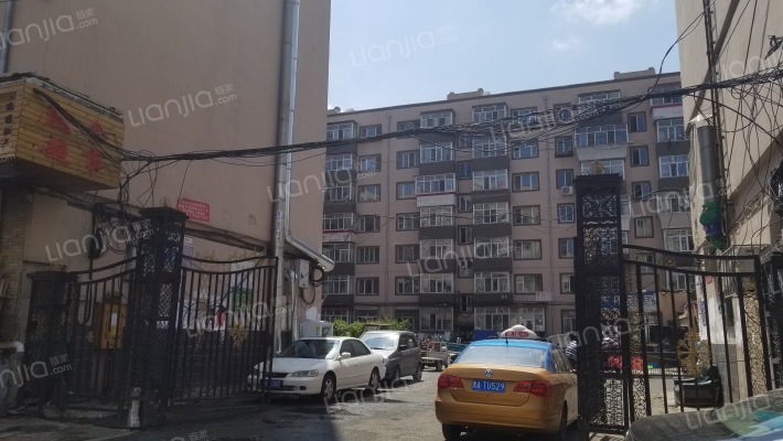 水泵厂家属楼外景图